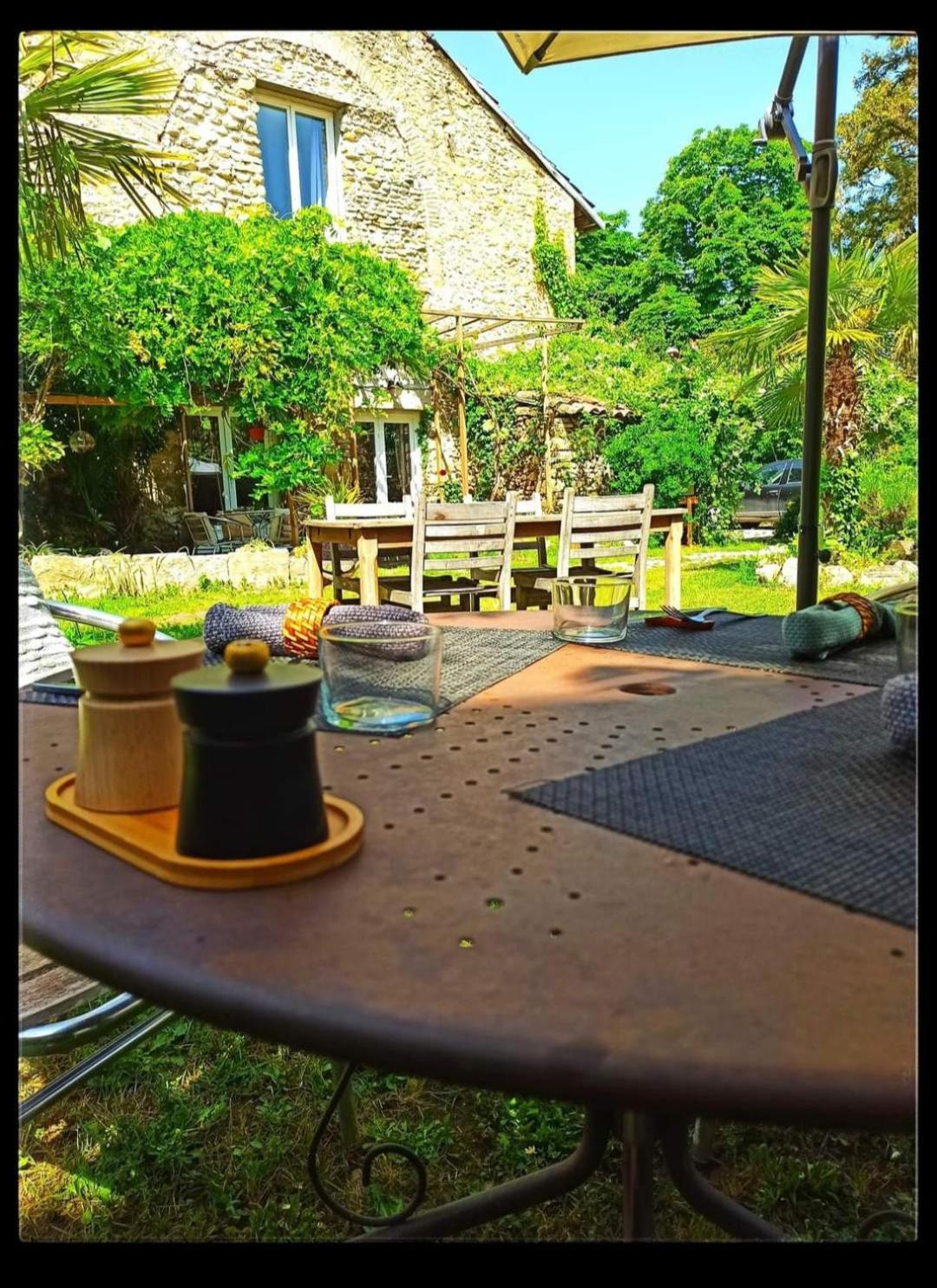 Le Dinanga Bed and Breakfast Léran Eksteriør billede